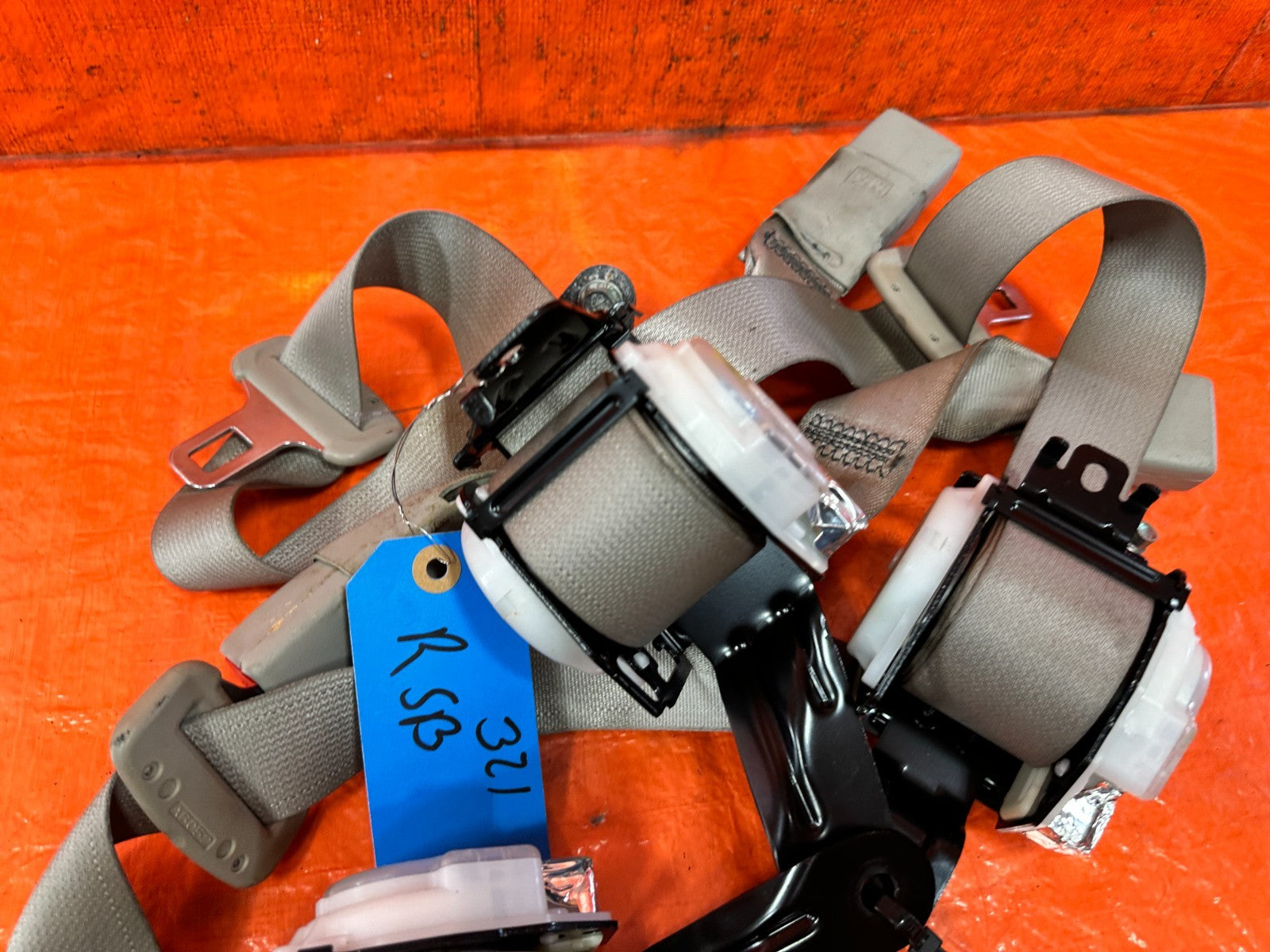 09 14 ACURA TSX   REAR SEAT BELT SET   LEFT & RIGHT SEAT BELTS   GRAY   OEM 3217