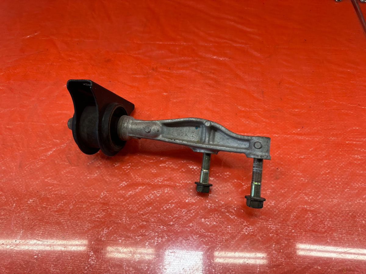 00 09 HONDA S2000   DRIVER LEFT   ALUMINUM MOUNTING BRACKET BRACE   OEM #1978