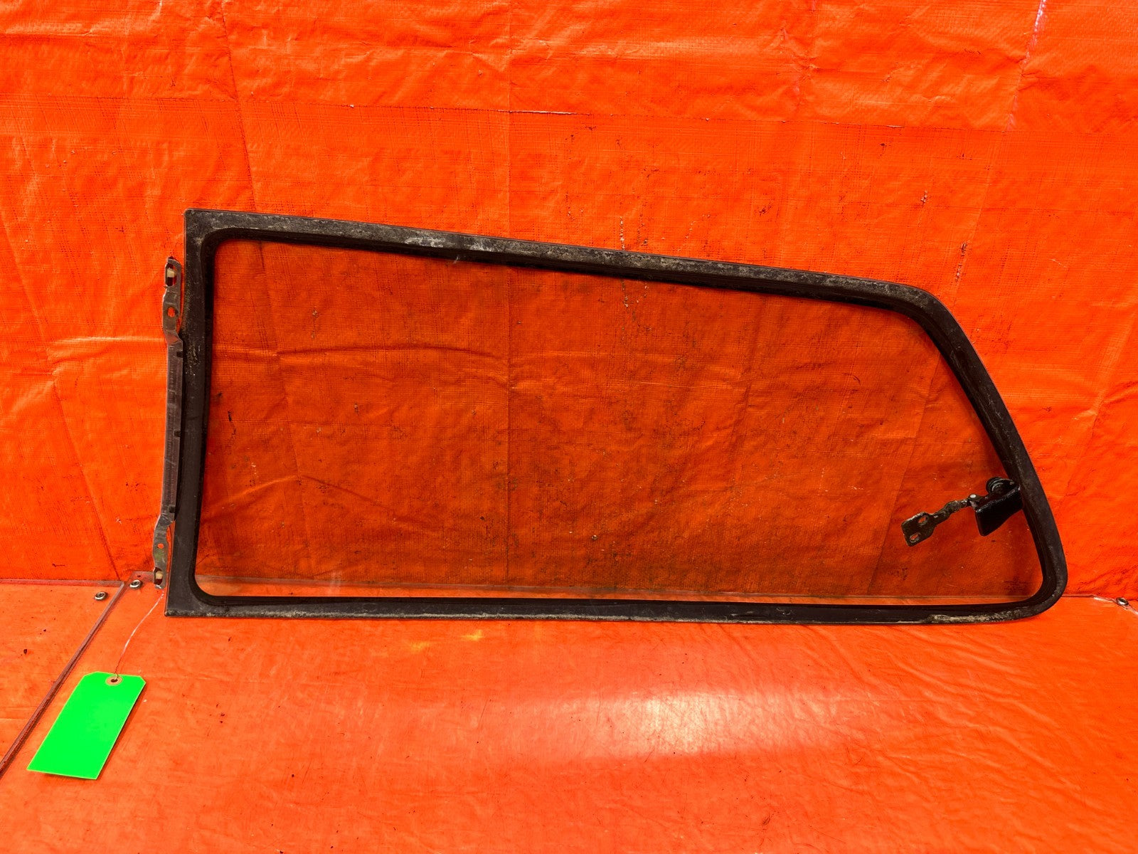 90 91 HONDA CIVIC HATCHBACK   RIGHT  REAR 1/4 QUARTER GLASS WINDOW OEM 3171