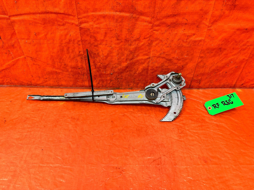 90 91 HONDA CIVIC HATCHBACK   PASSENGER RIGHT WINDOW REGULATOR   OEM 3170