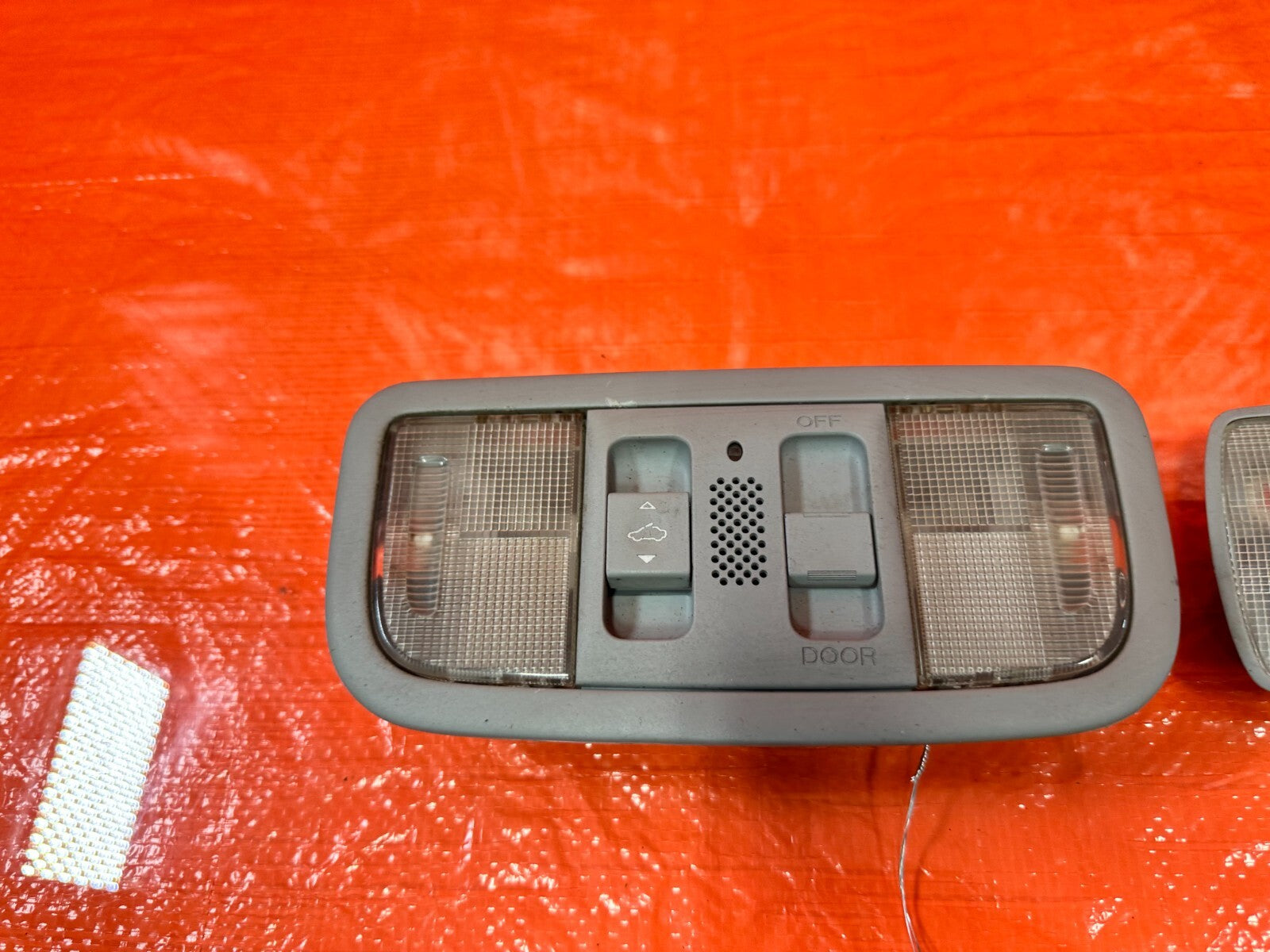 06 07 HONDA CIVIC   SI COUPE MODEL ONLY   DOME MAP READING LIGHT LAMP   OEM 26410
