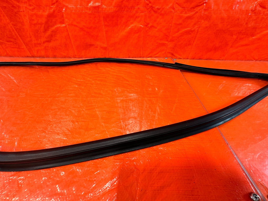 06 11 CIVIC 4D SEDAN   PASSENGER RIGHT REAR WEATHER STRIP SEAL GASKET OEM #2709
