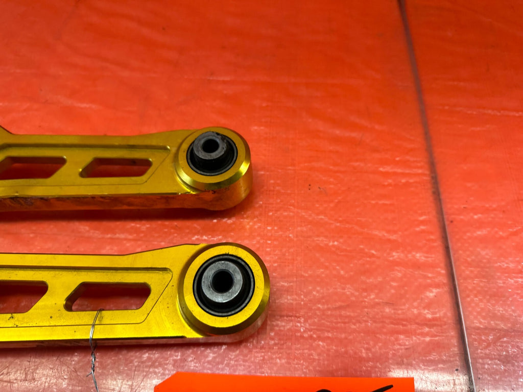 92 94 HONDA CIVIC   TRUHART REAR LOWER CONTROL ARMS   LEFT & RIGHT   GOLD   #2352