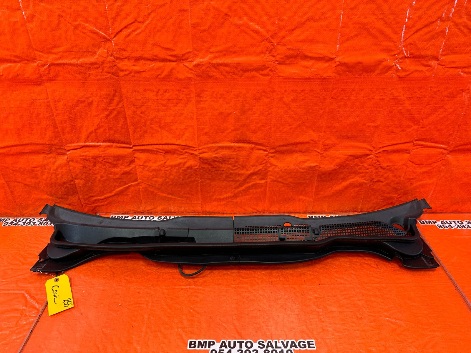 04 05 ACURA TSX   WINDSHIELD WIPER COWL TRIM PLASTIC   OEM FACTORY #2550