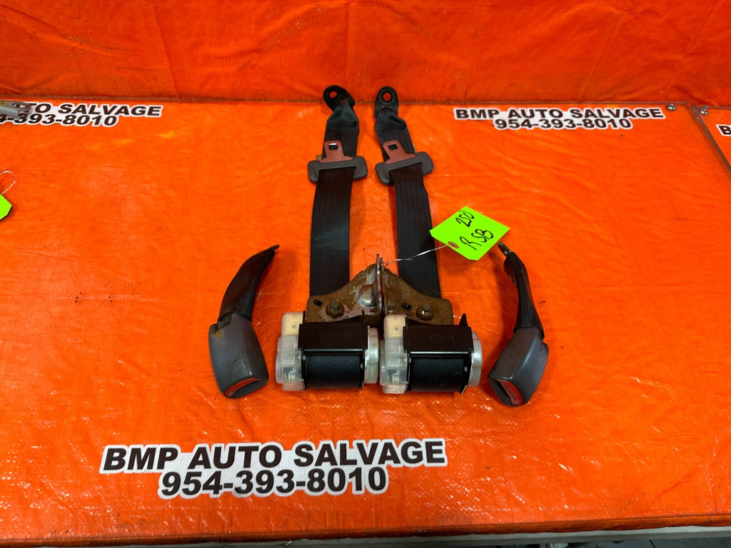 00 01 TOYOTA CELICA   REAR SEAT BELT SET   LEFT & RIGHT SEAT BELTS GRAY OEM 2509