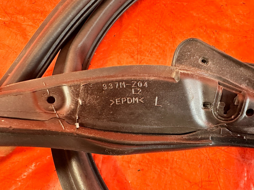 14 20 INFINITI Q50   DRIVER LEFT FRONT DOOR WEATHER STRIP   OEM #3162