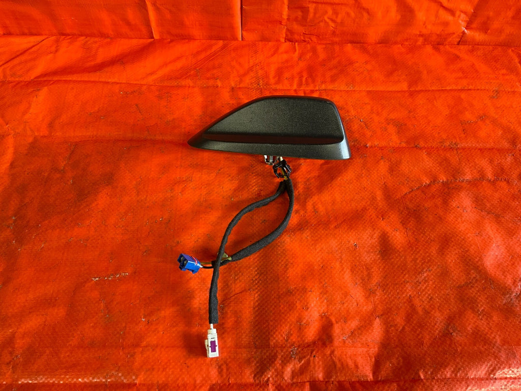19 20 JEEP GRAND CHEROKEE   BASE CABLE AND BRACKET ANTENNA   68306633AA   OEM 0