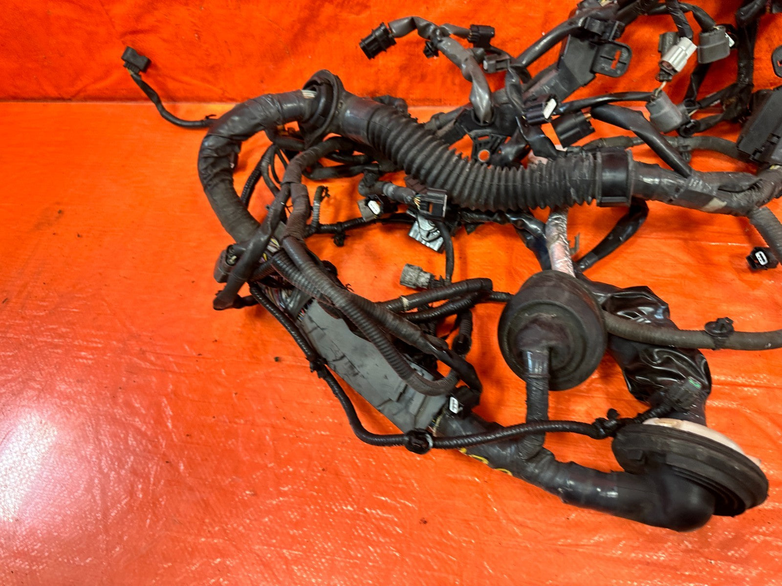 14 15 INFINITI Q60 CONVERTIBLE 3.7L VQ37 OEM MAIN ENGINE WIRE HARNESS A/T #3297