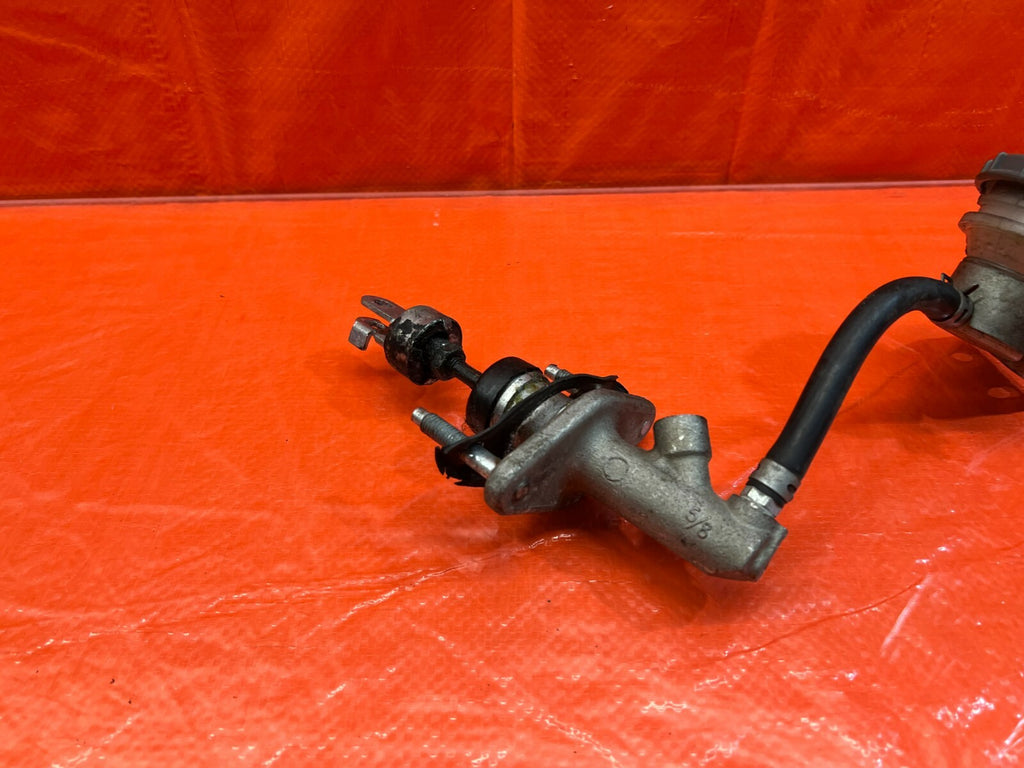 94 01 ACURA INTEGRA   CLUTCH MASTER CYLINDER W/ LINE & TANK   OEM OE FACTORY 1023