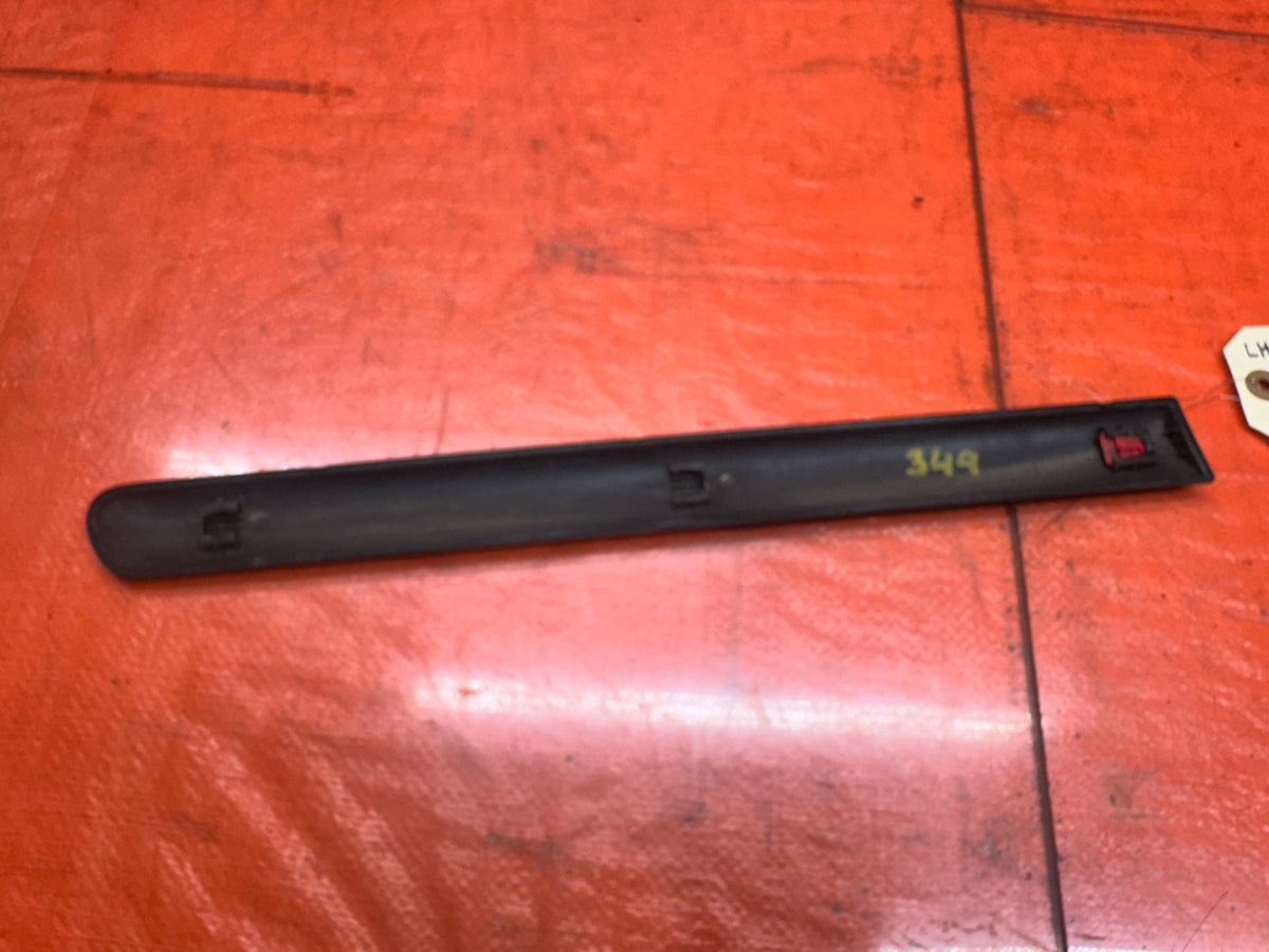 94-01 ACURA INTEGRA 2D COUPE LEFT DRIVER REAR QUARTER PANEL MOULDING OEM #3497