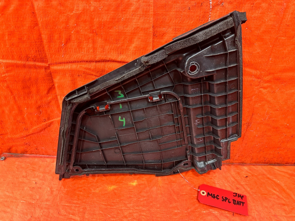 14 20 INFINITI Q50   BRAKE FLUID COVER   OEM #3141