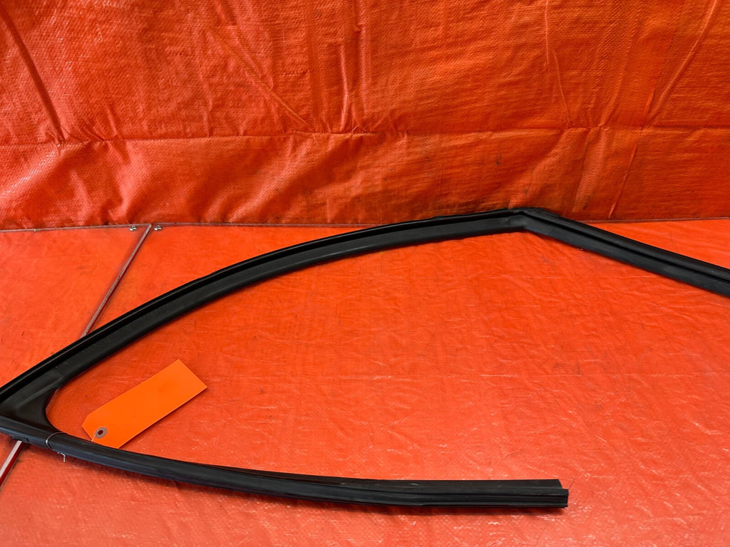 14 21 INFINITI Q50   PASSENGER RIGHT FRONT WINDOW GLASS RUN CHANNEL   OEM #2426