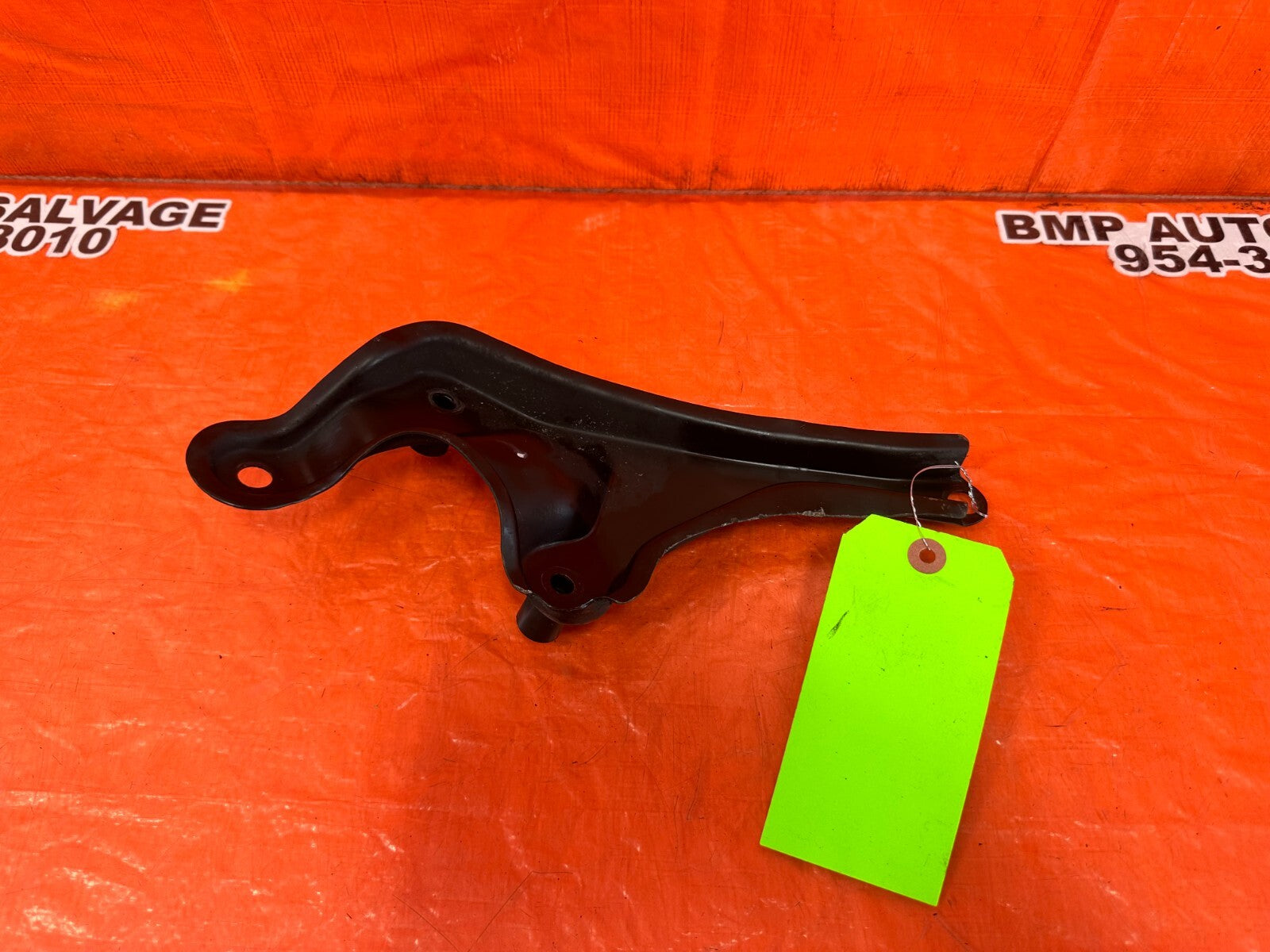 97 01 HONDA PRELUDE   LEFT   FRONT SUB FRAME STEERING RACK BRACKET STIFFENER 2597