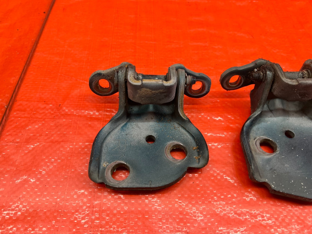 90 01 ACURA INTEGRA SEDAN / RIGHT FRONT DOOR HINGE SET / UPPER LOWER / OEM #1617
