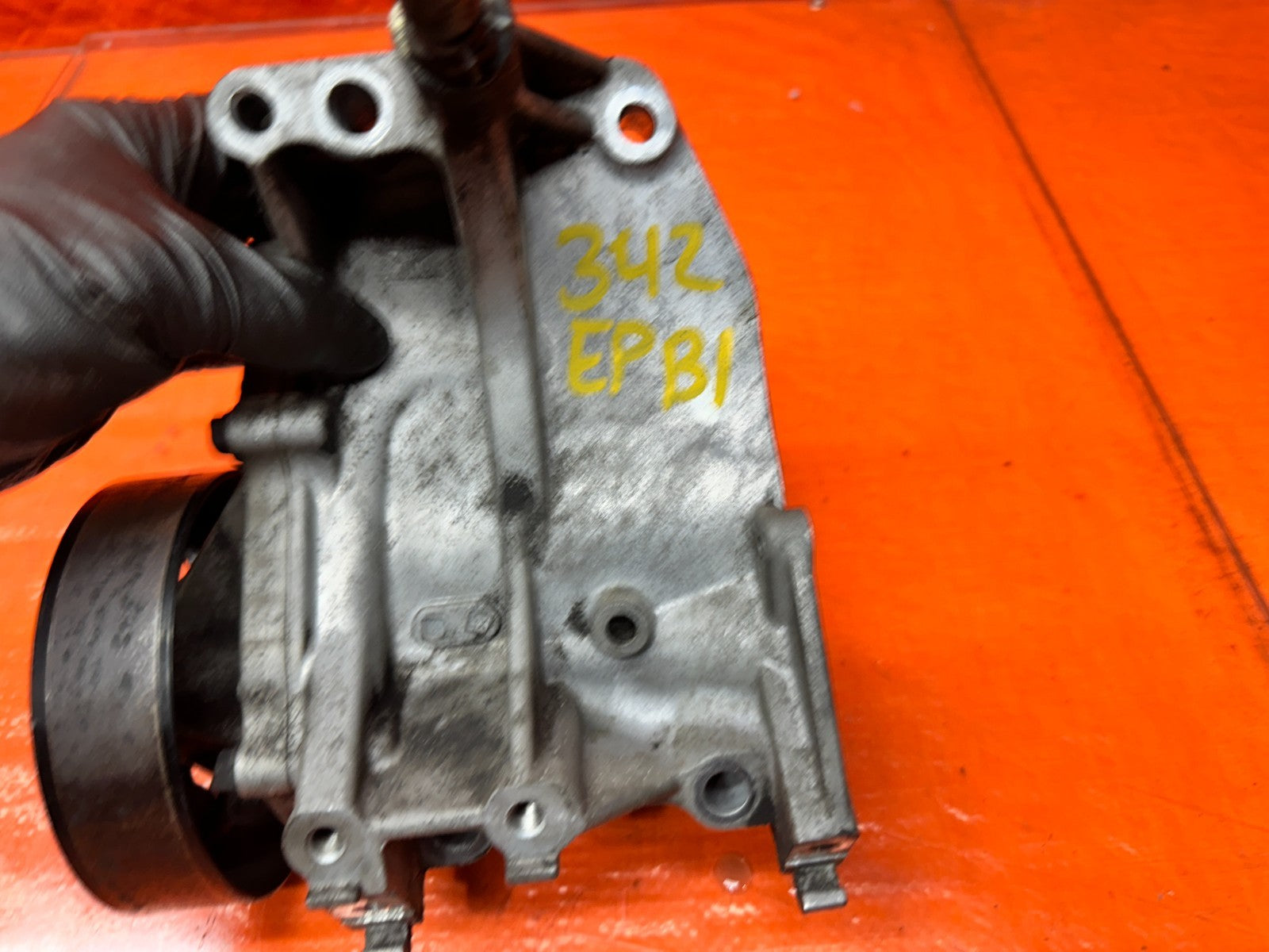 04-05 ACURA TSX 4D 2.4L K24A2 ENGINE COOLING WATER PUMP HOUSING #3426