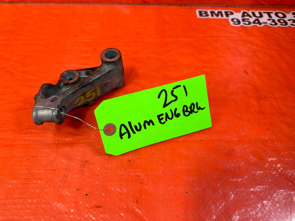 08 12 HONDA ACCORD SEDAN 2.4L   PASSENGER RIGHT ALUMINUM ENGINE BRACKET OEM 2512