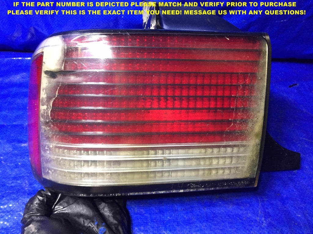 OEM 1988 1989 LINCOLN CONTINENTAL DRIVER LEFT TAIL LIGHT AIP2ST 88 CL2