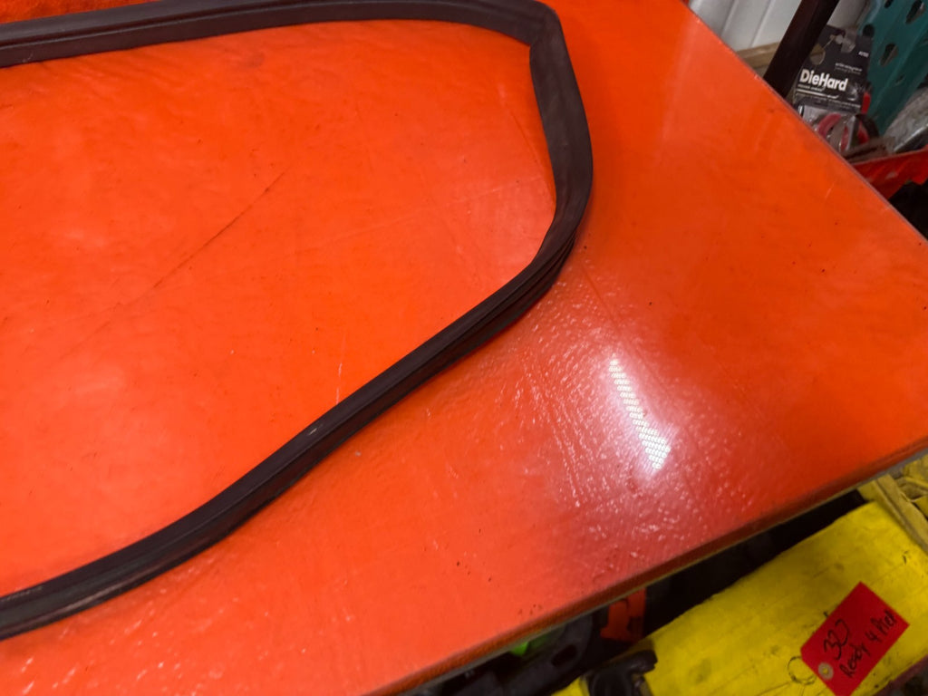 08 15 INFINITI G37 Q60    2D COUPE REAR TRUNK WEATHER STRIP GASKET SEAL OEM 3281