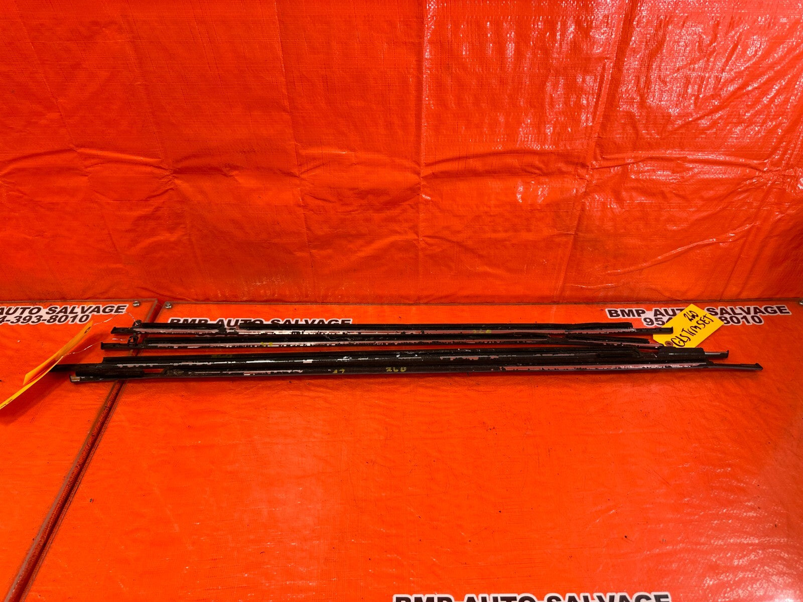 06 11 CIVIC 4D SEDAN   EXTERIOR DOOR WINDOW GLASS TRIM SET LEFT RIGHT   OEM #26011