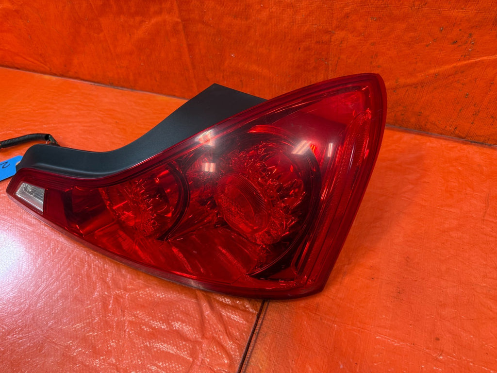 08 13 INFINITI G37 COUPE 2D PASSENGER RIGHT   TAIL LIGHT LAMP W/ HARNESS OEM 3283