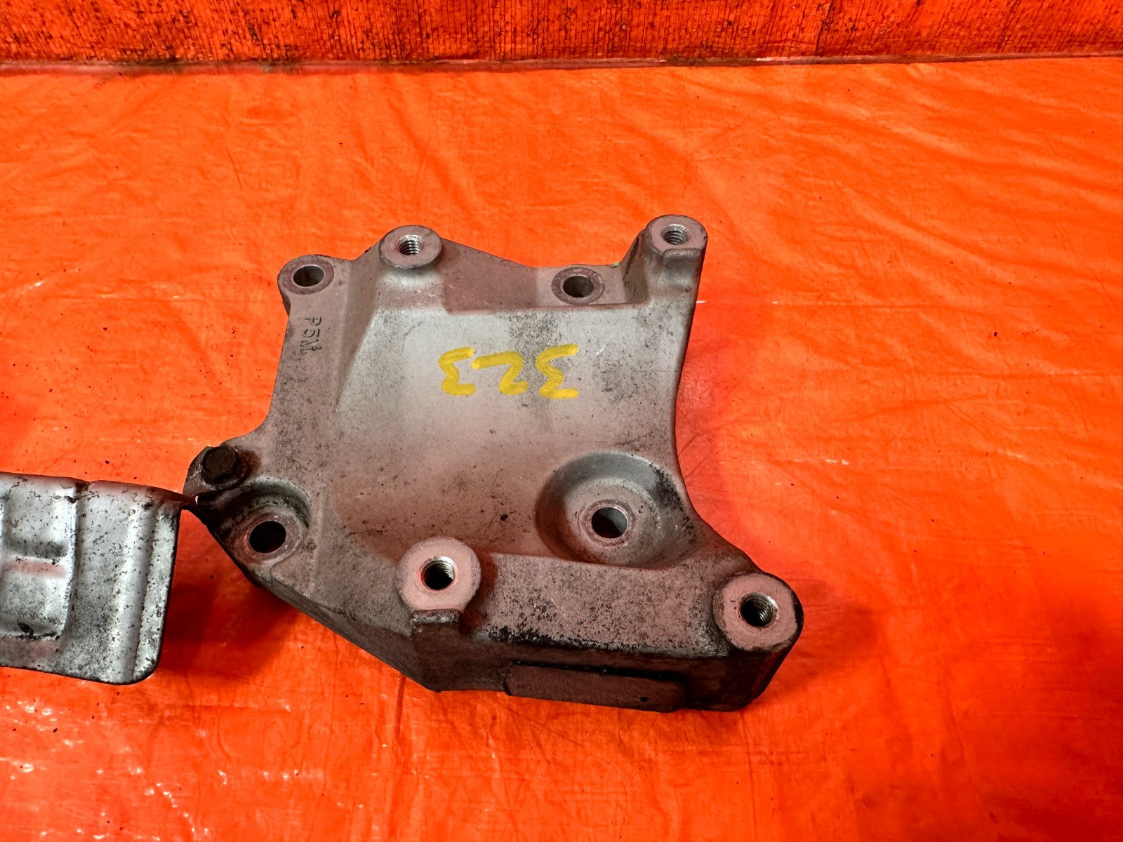 97 01 HONDA PRELUDE BASE & SH   H22A4 HVAC AC MOUNTING BRACKET OEM FACTORY 3231