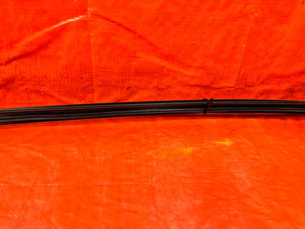 04 05 ACURA TSX   ROOF TRIM WEATHER STRIP SET LEFT & RIGHT DRIP RETAINER OEM 29111