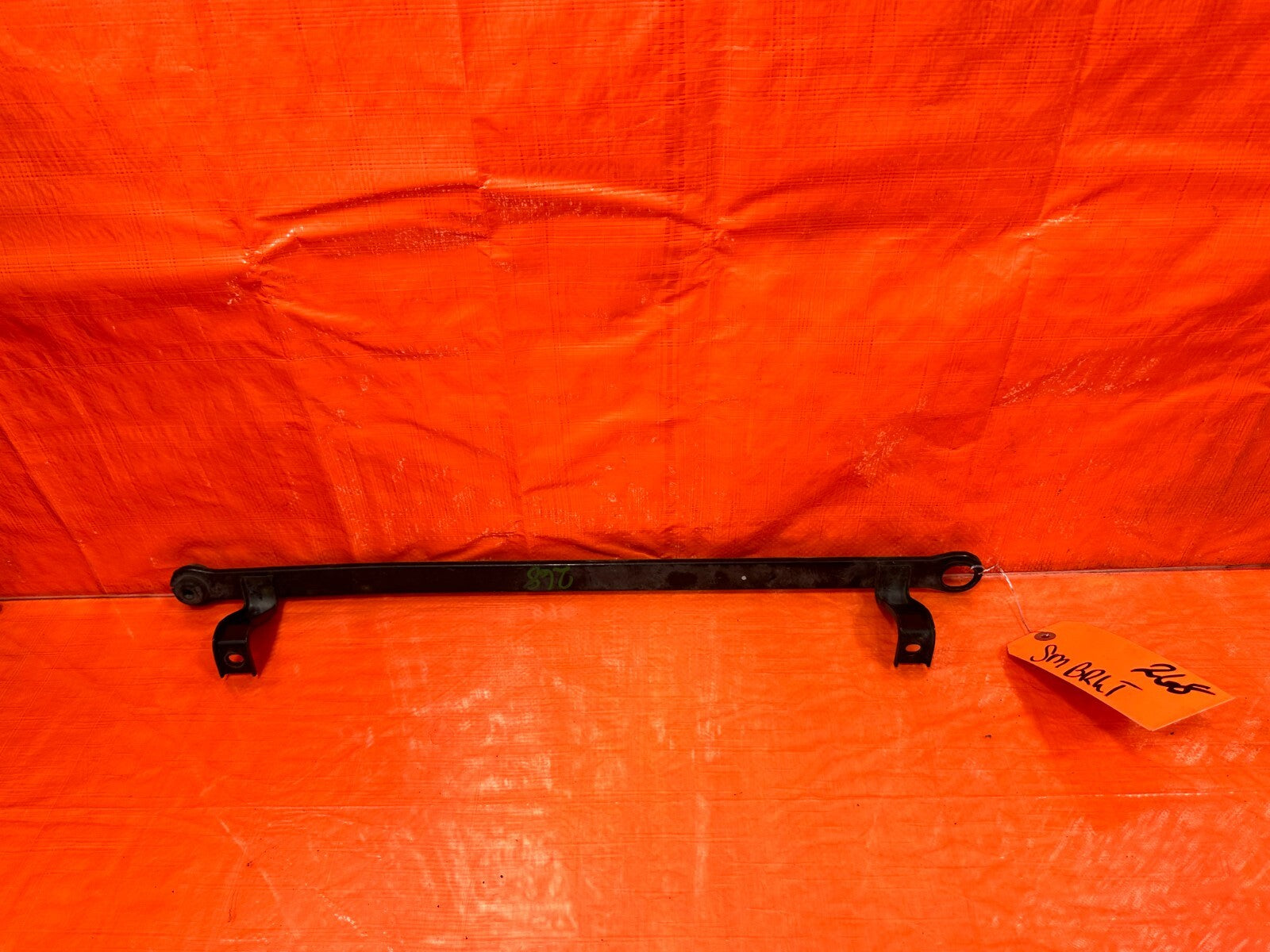 94 01 ACURA INTEGRA   AC CONDENSER ASSEMBLY MOUNTING BRACKET BAR MOUNT OEM #2687