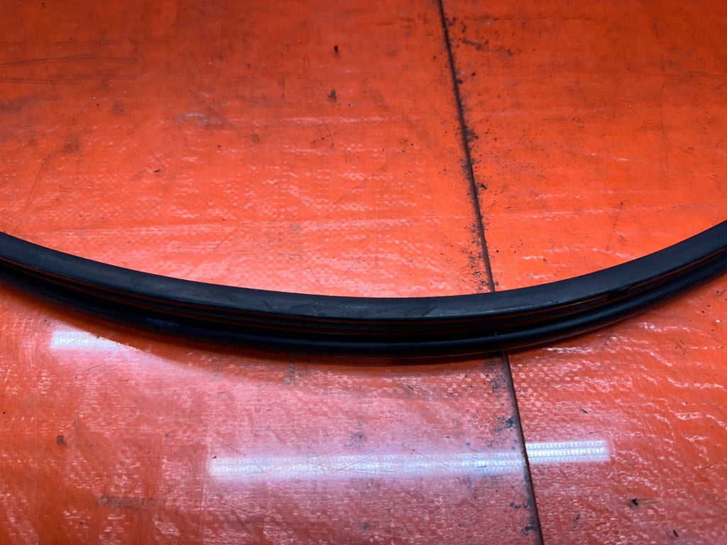 92 96 HONDA PRELUDE LEFT DRIVER DOOR WEATHERSTRIP OEM #33215