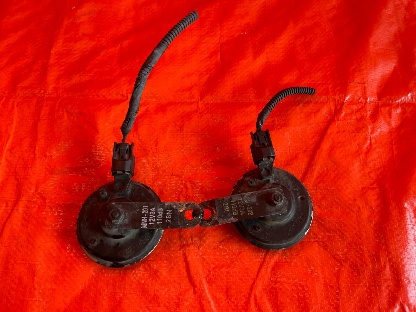 02 05 HONDA CIVIC SI 2.0L EP3 HATCHBACK   HORN SET HIGH AND LOW HORNS   OEM #687