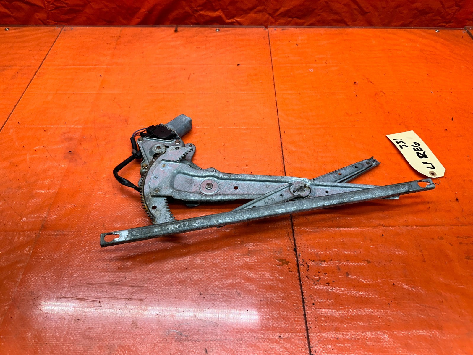 94 01 ACURA INTEGRA 2D LEFT DRIVER POWER WINDOW REGULATOR WITH MOTOR OEM #3316