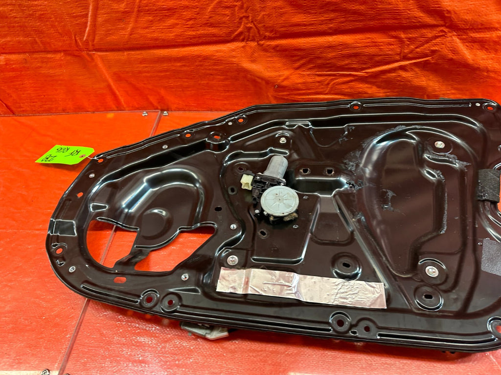 09 13 INFINITI  G37 SEDAN PASSENGER RIGHT FRONT WINDOW REGULATOR W MOTOR OEM 2384