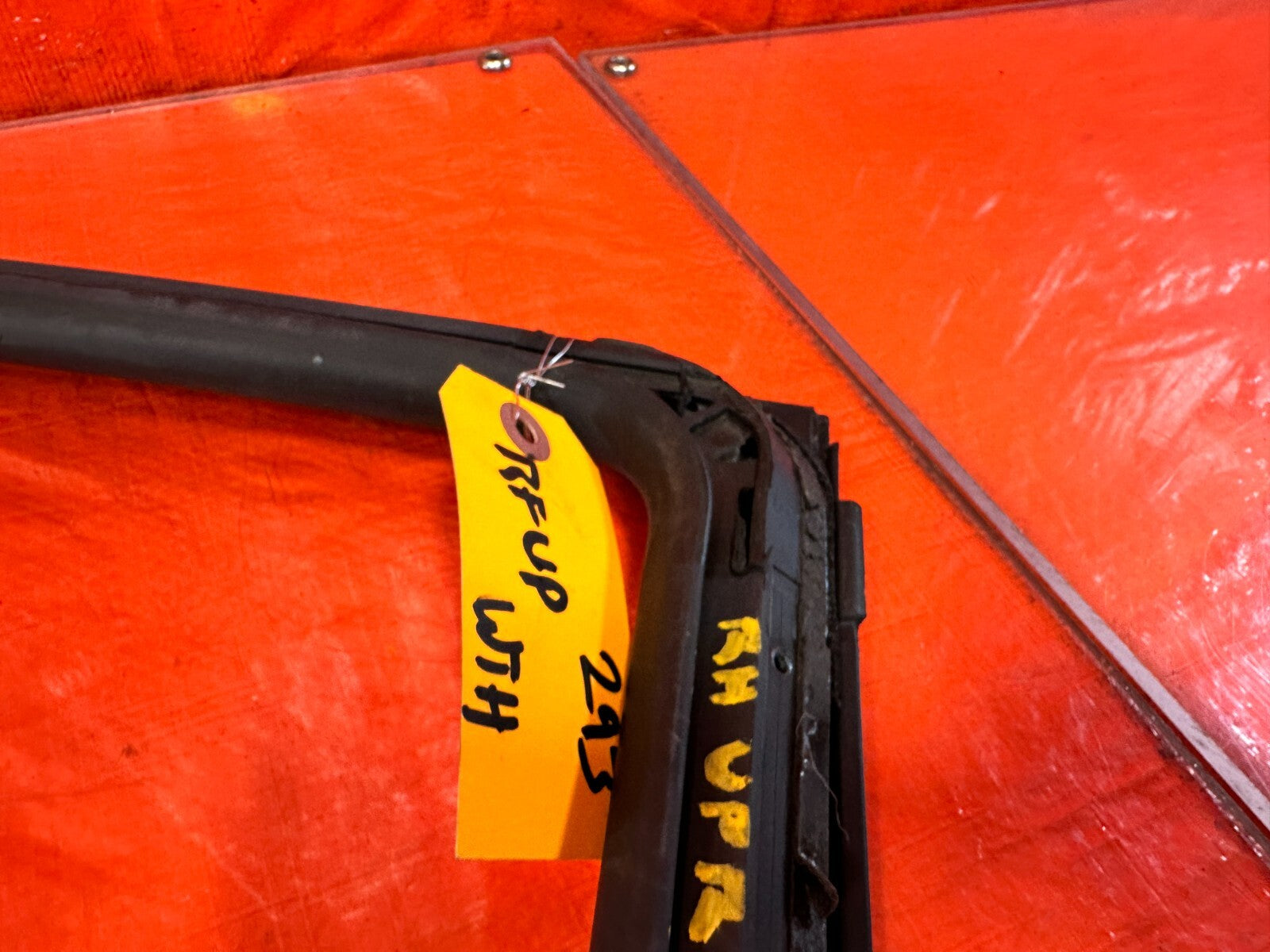 13 16 SCION FRS RIGHT WINDOW GLASS RUN CHANNEL UPPER WEATHER STRIP OEM 2932