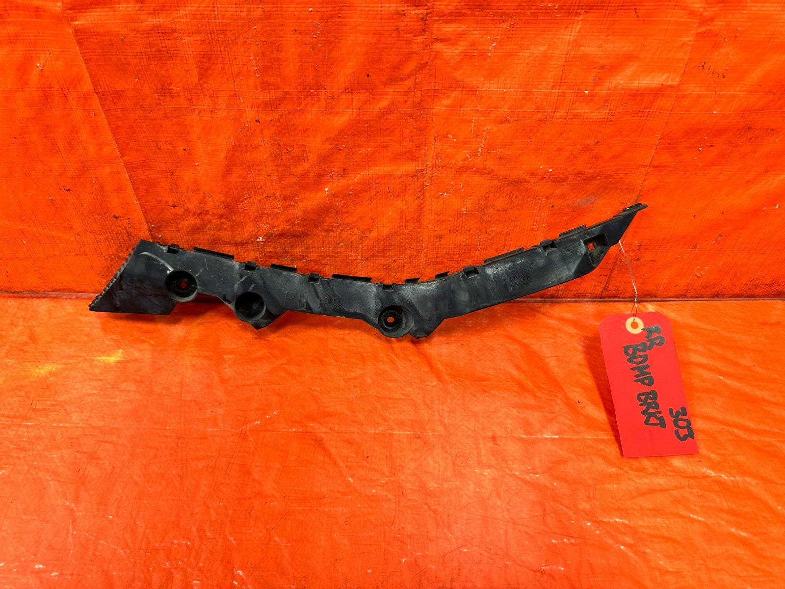 09 11 MAZDA RX8 RX 8  RIGHT REAR BUMPER BRACKET RETAINER CLIP OEM 3030