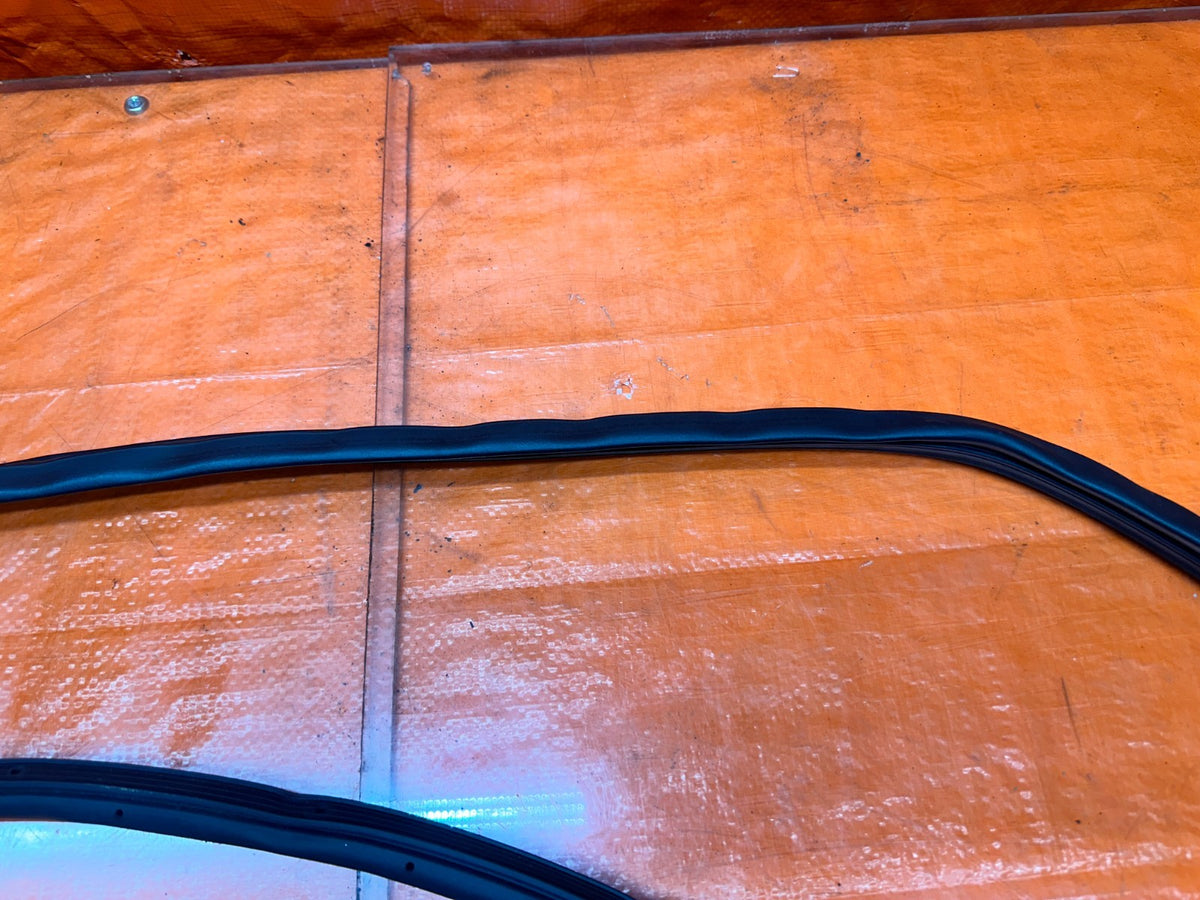 09-14 ACURA TSX 4D SEDAN DRIVER LEFT FRONT DOOR WEATHER STRIP SEAL RUBBER OEM #29