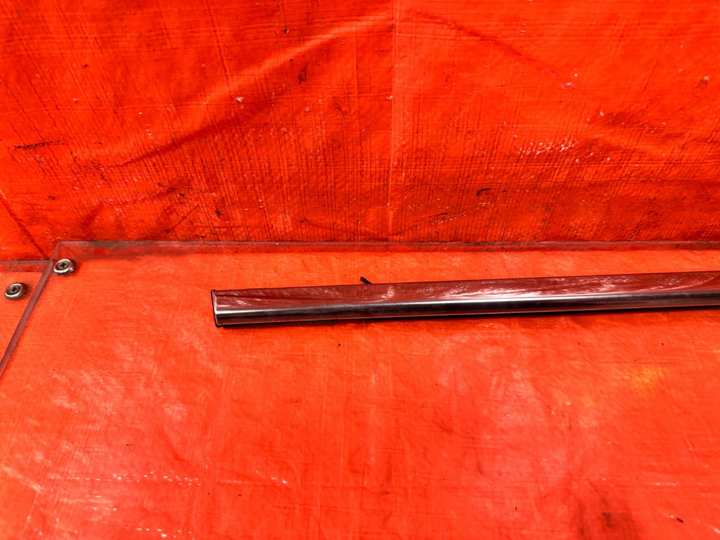 04 08 ACURA TSX   RIGHT REAR EXTERIOR WINDOW GLASS TRIM   OEM FACTORY #3044