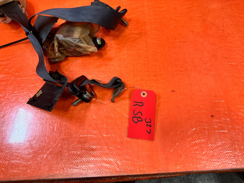 92 95 HONDA CIVIC 2D COUPE REAR SEAT BELT SET   LEFT & RIGHT SEAT BELTS OEM 3278