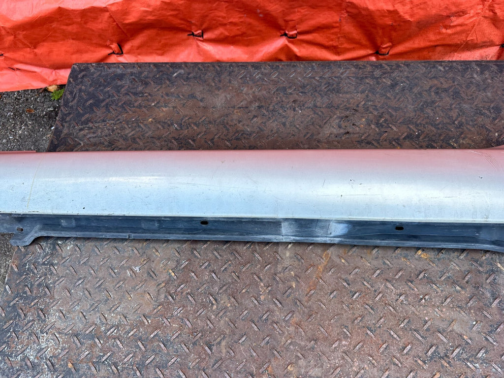 02 05 LEXUS SC430   SIDE SKIRT ROCKER MOLDING TRIM   LEFT SIDE   OEM FACTORY 2887