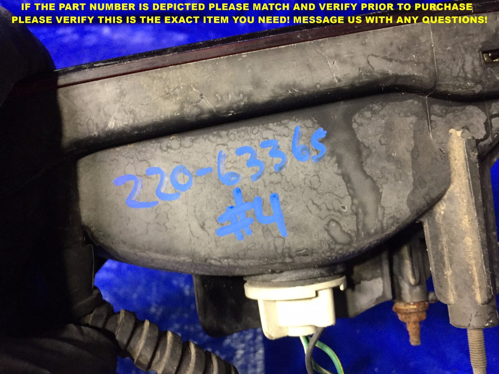 OEM 1993 1994 INFINITI J30 DRIVER LEFT TAIL LIGHT HAS DAMAGE LOOK AT PICTURES11