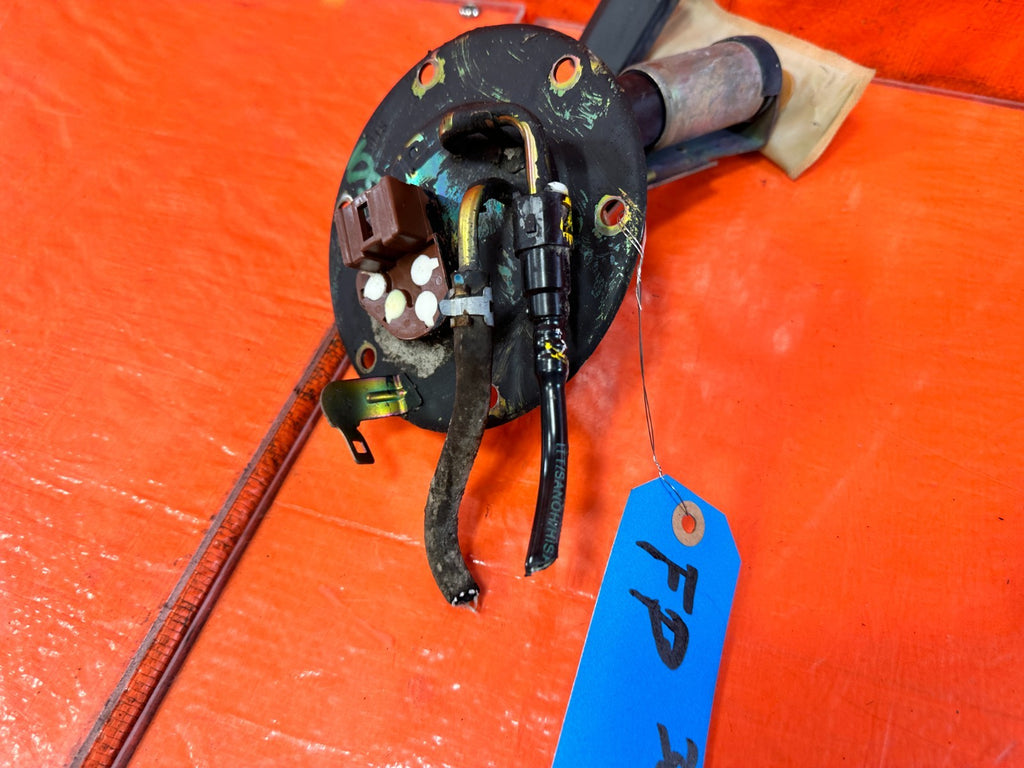 97 98 HONDA CR V CRV   GASOLINE GAS FUEL PUMP SENDING UNIT W/ HOUSING OEM #3012