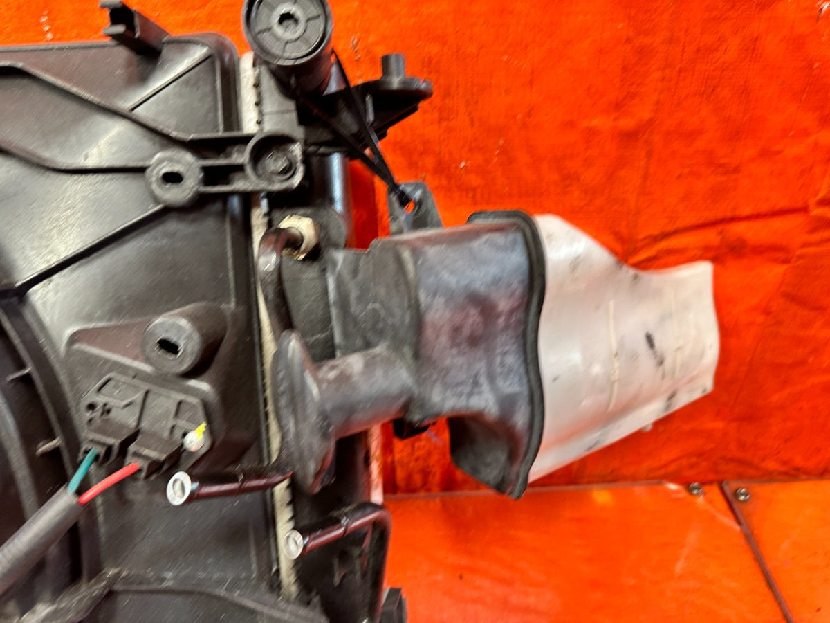 HYUNDAI GENESIS COUPE RADIATOR TANK COOLING FANS & CONDENSER  LITE DAMAGE 3187