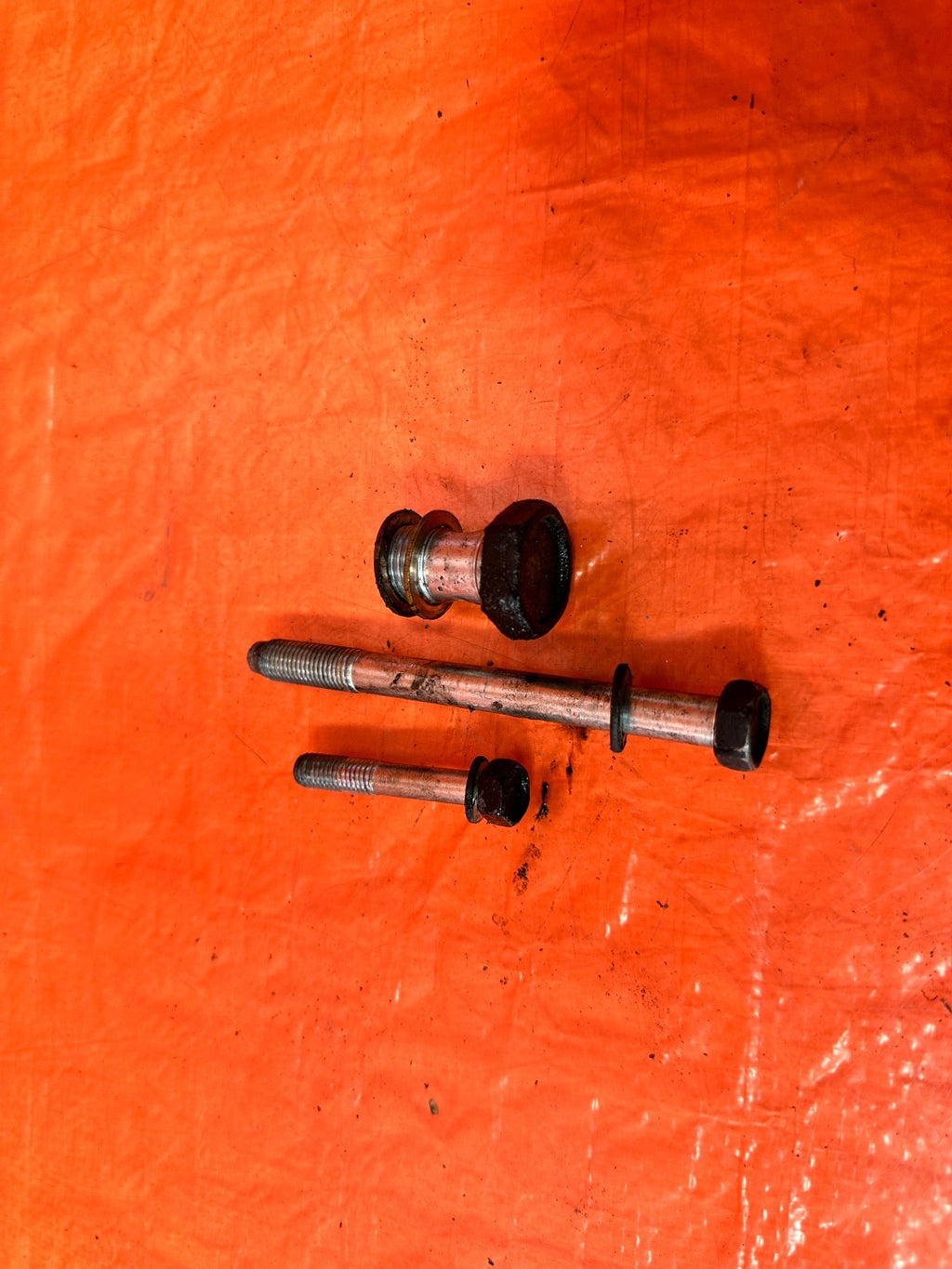 08 15 INFINITI G37 & Q60 COUPE   VQ37VHR POWER STEERING PUMP BOLTS   OEM 3201