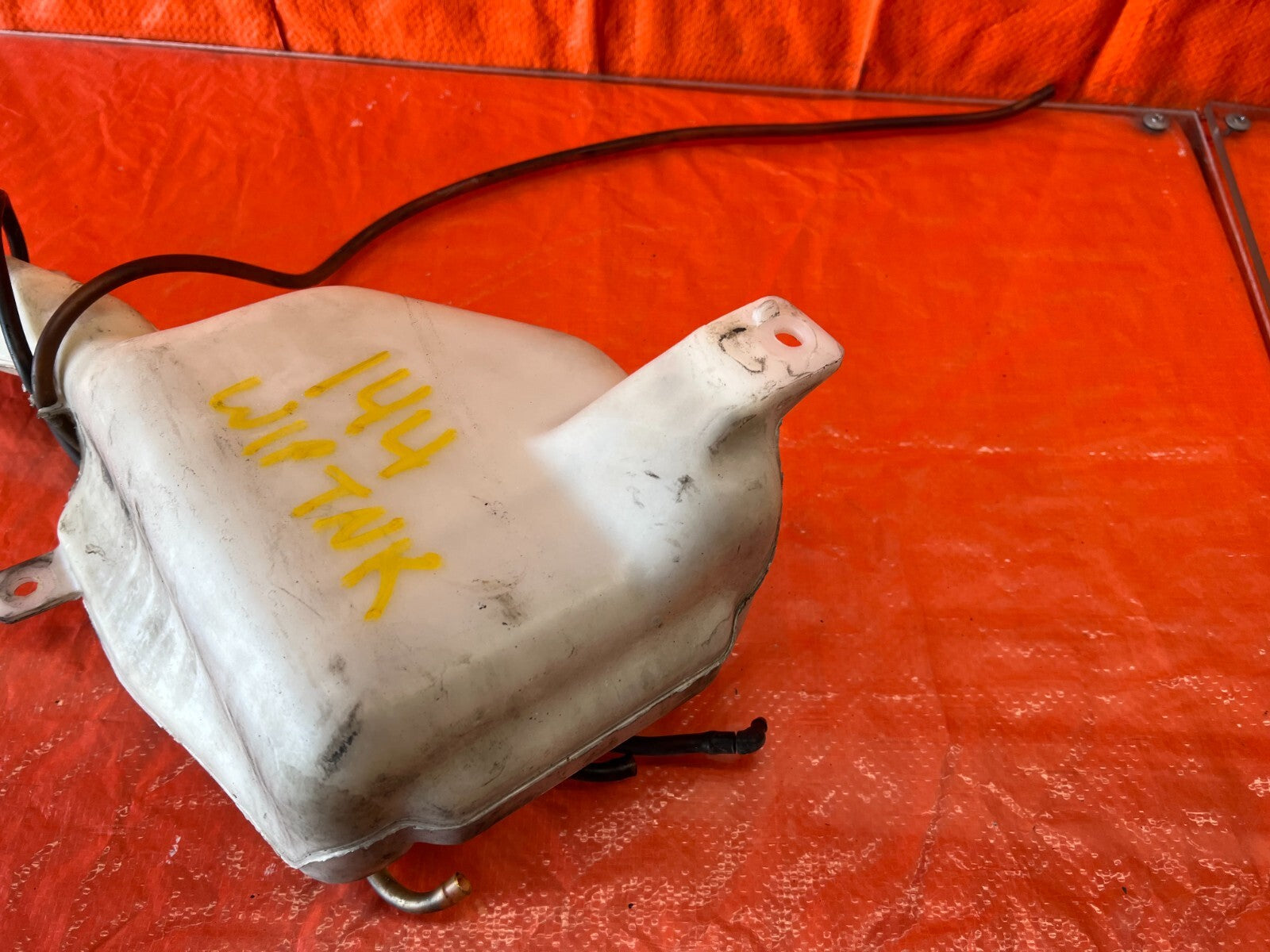 94 96 ACURA INTEGRA 2D   WINDSHIELD WIPER RESERVOIR WIPER TANK MOTOR  OEM #1443