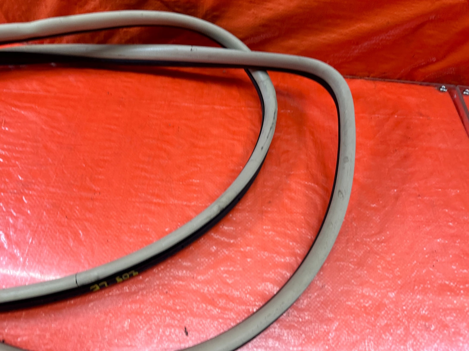 04 08 ACURA TSX   LEFT FRONT   DOOR TO CHASSIS WEATHER STRIP OPEN TRIM OEM #2056