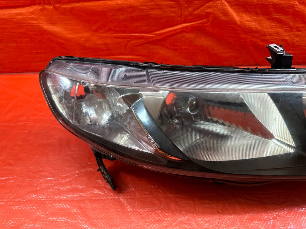 06 08 HONDA CIVIC SEDAN   PASSENGER RIGHT HEADLIGHT HEADLAMP   #2036