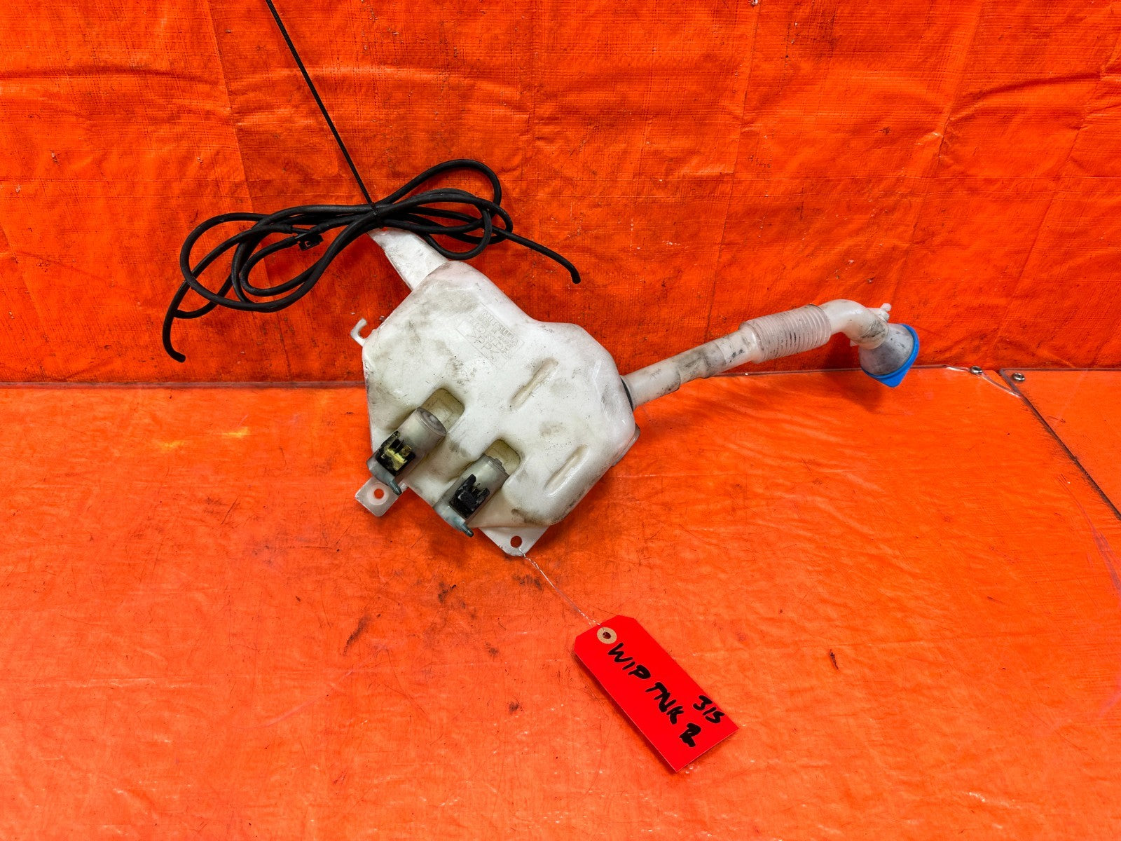 02 06 ACURA RSX TYPE S   WINDSHIELD WIPER RESERVOIR W/ MOTOR   OEM 3150