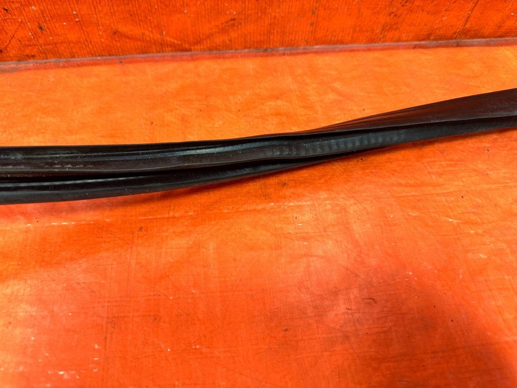 02 05 HONDA CIVIC SI EP3 HATCH DOOR TO CHASSIS OPEN TRIM WEATHER STRIP OEM #3068