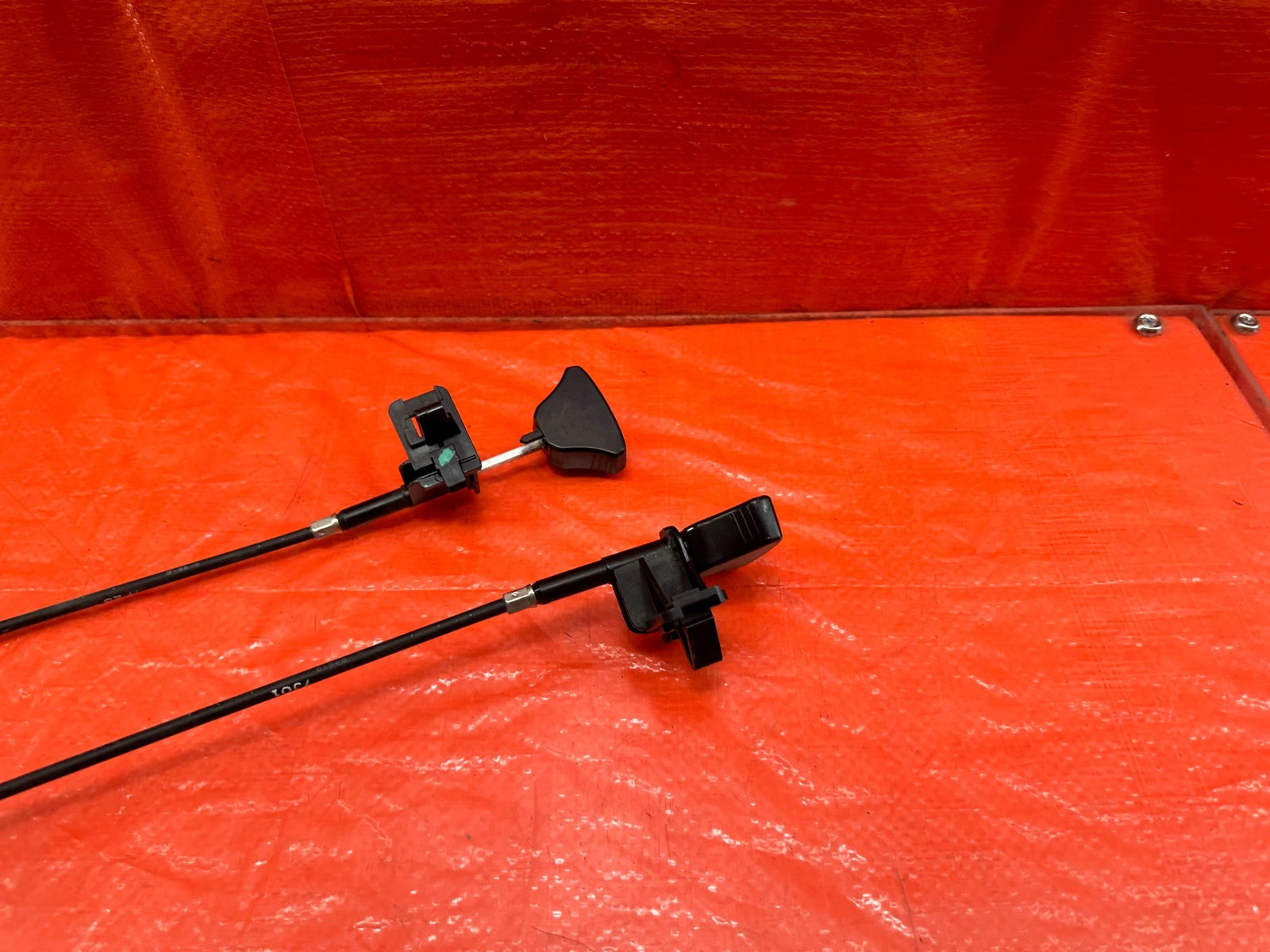 07 11 HONDA CIVIC SI SEDAN   LEFT & RIGHT REAR SEAT RELEASE PULL CABLES OEM #22013