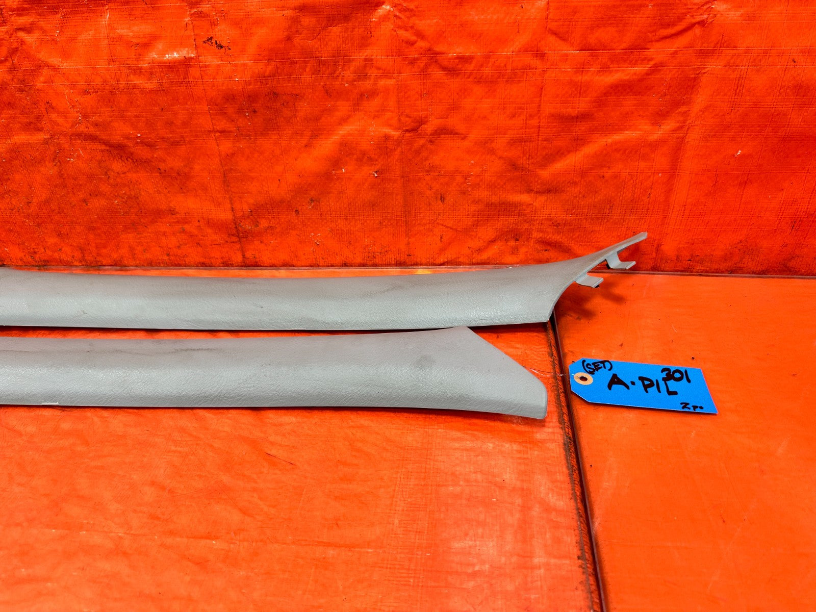 97 01 HONDA CR V CRV   LEFT & RIGHT A PILLARS   OEM FACTORY #3012