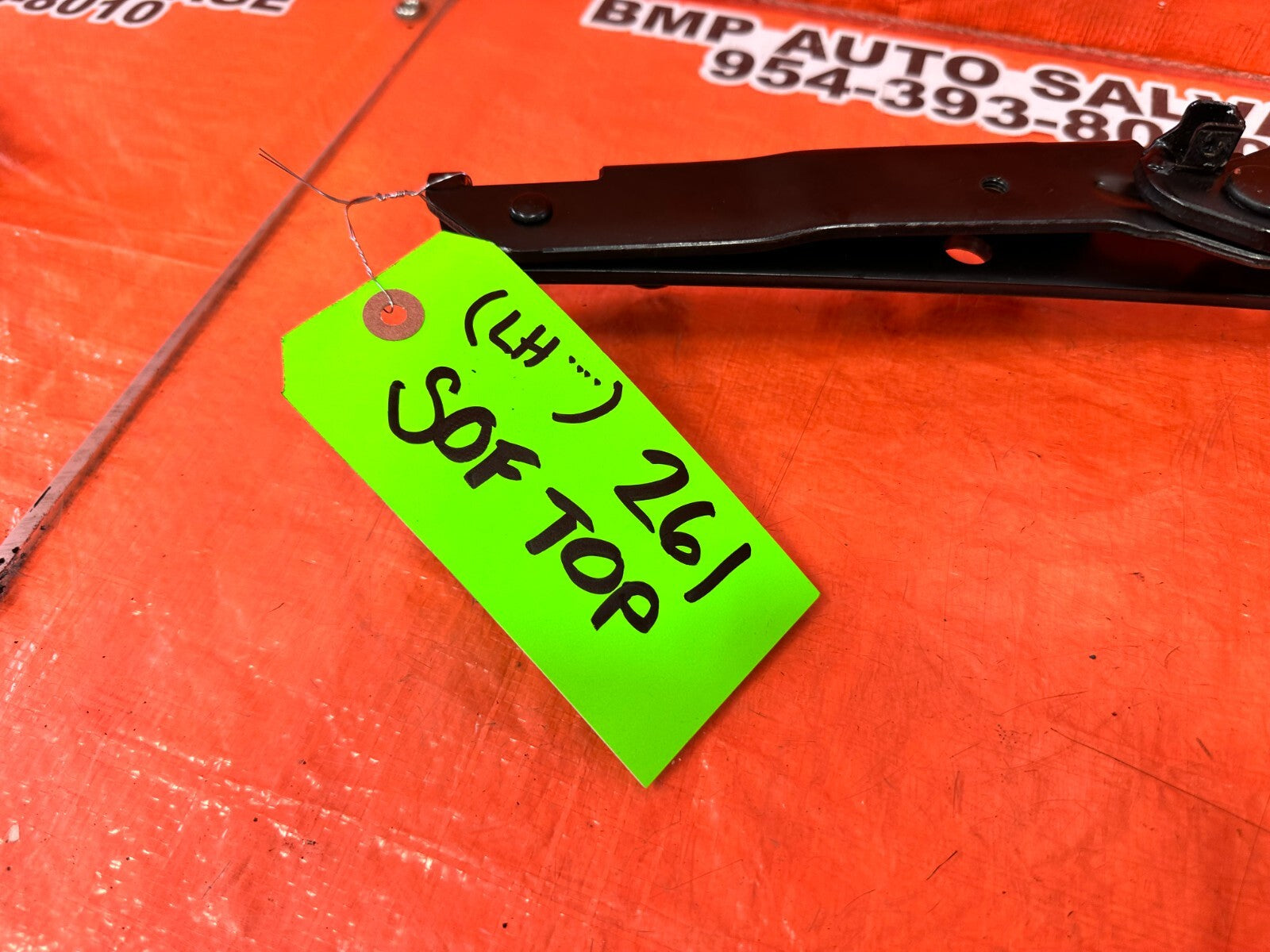 02 10 LEXUS SC430   LEFT CONVERTIBLE ROOF PANEL SUB LINK W/ MOTOR   OEM #2619
