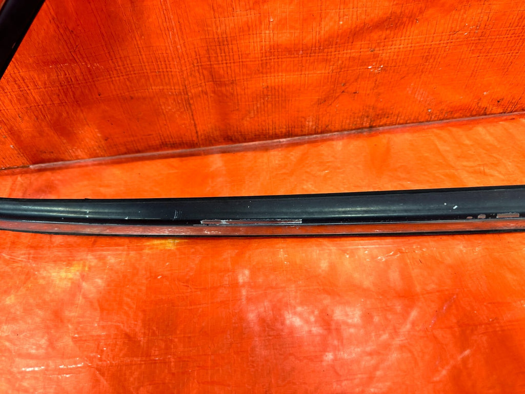 92 00 LEXUS SC300   PASSENGER RIGHT REAR QUARTER GLASS TRIM   OEM FACTORY #27611